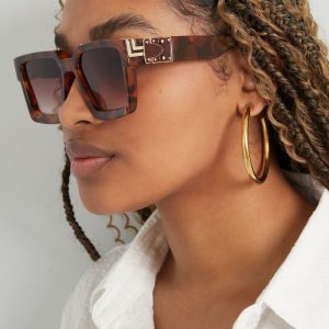 Stylische Sonnenbrille Braun